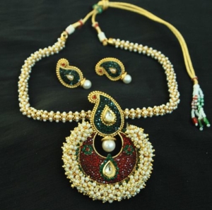 artifical beautiful multicolour pendant set & with necklace studded with pearls
