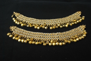 Imitation jewellery bollywood golden stone studded payal-1