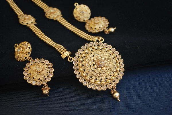 Imitation reeti fashions round motif fine work necklace set