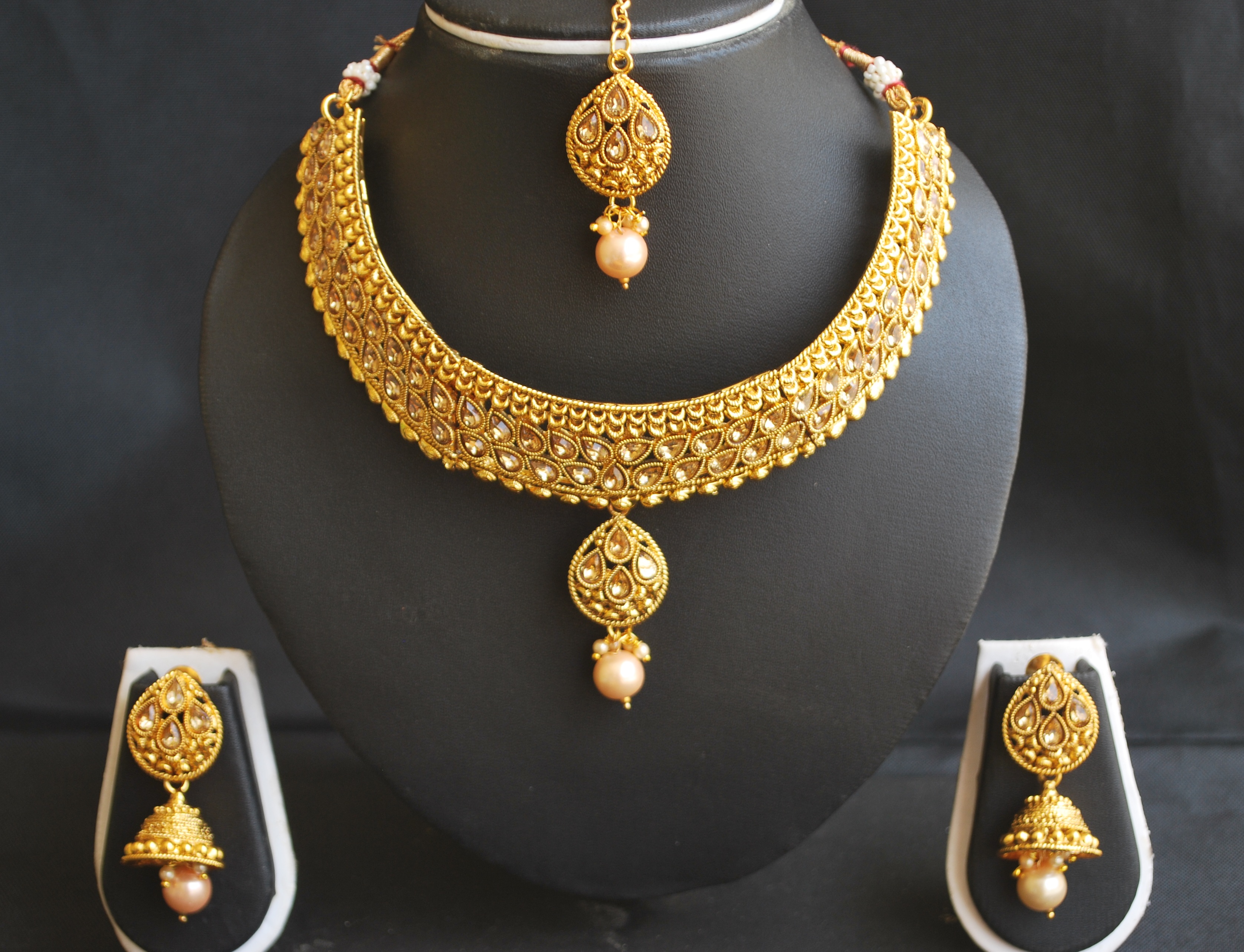 Imitation artificial golden kundan choker necklace set with maang tikka